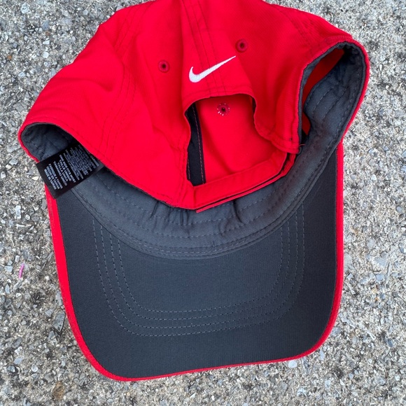 Nike Red Cap with White Logo - Picture 3 of 5